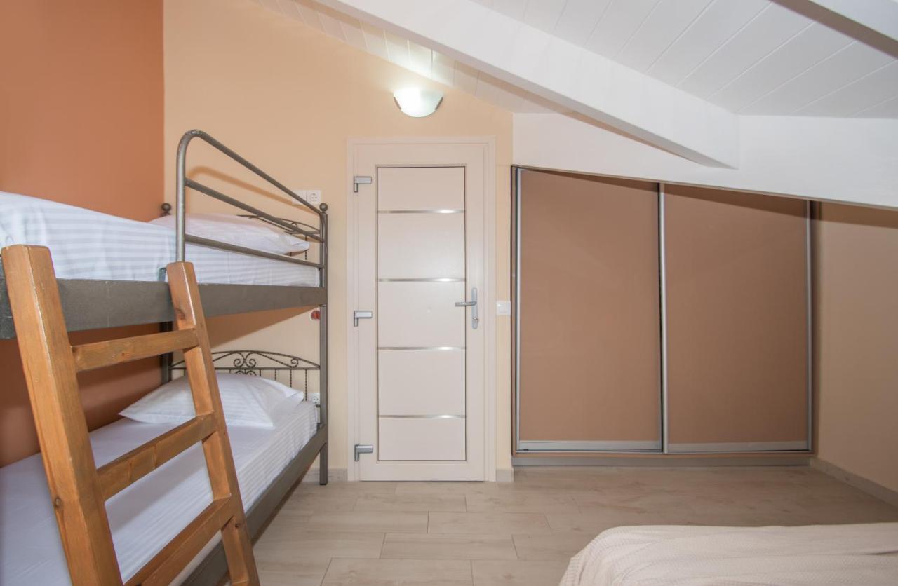 Gold Olive Suites 阿利卡纳斯 外观 照片